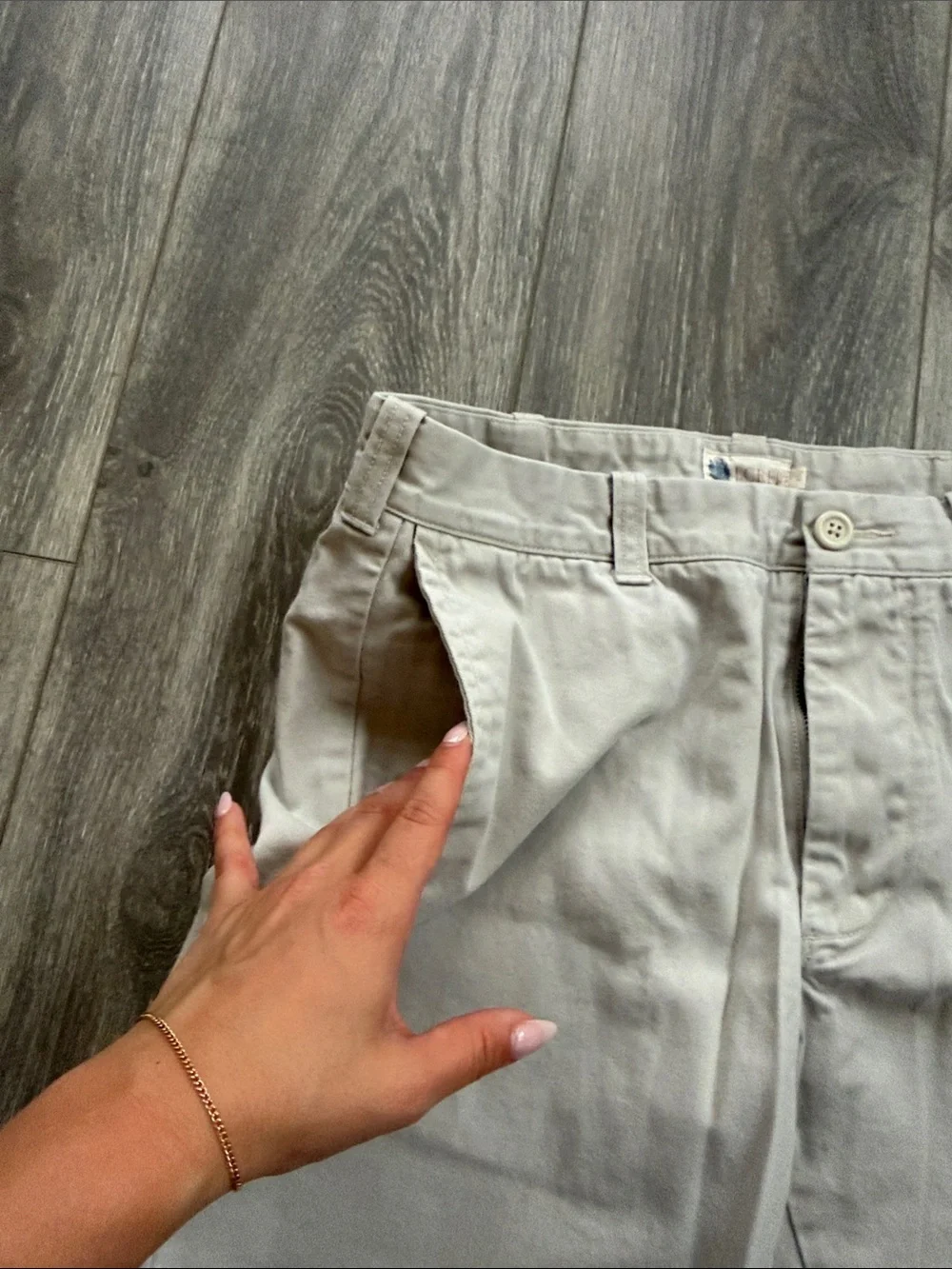 J. Crew - Flat Front 100% Cotton Shorts in Stone/Cream - Size 32